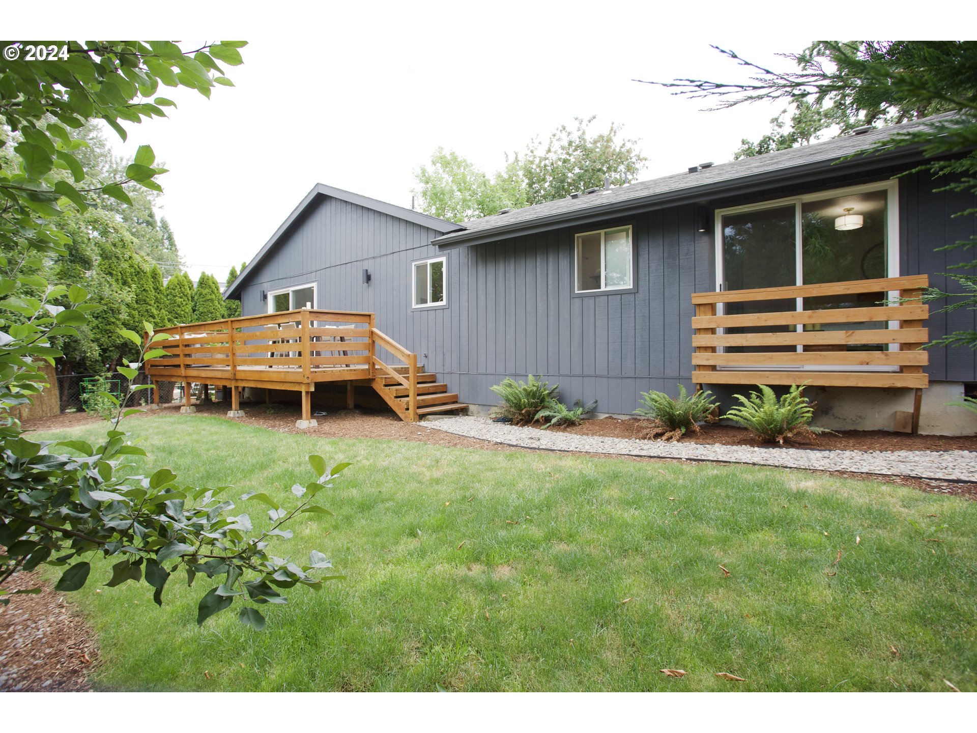 11199 Southeast Mather Road Clackamas, OR 97015 - Photo 17 of 25 Gallery Image 17