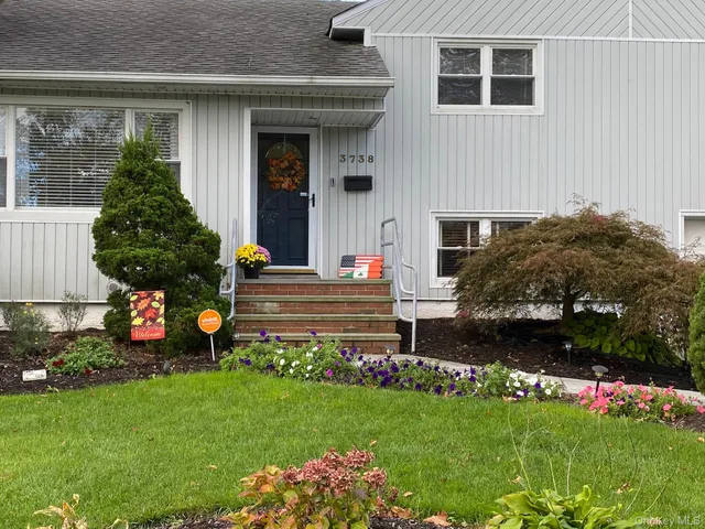 $799,999 | 3738 Regent Lane, Wantagh, NY 11793