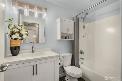 $330,000 | 845 Northeast 125th Street, Unit 103, Seattle, WA 98125