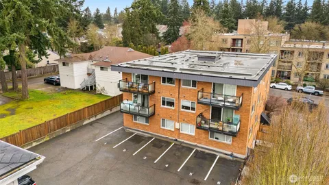 $330,000 | 845 Northeast 125th Street, Unit 103, Seattle, WA 98125