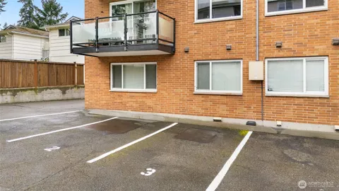 $330,000 | 845 Northeast 125th Street, Unit 103, Seattle, WA 98125