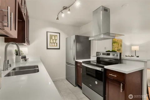 $330,000 | 845 Northeast 125th Street, Unit 103, Seattle, WA 98125