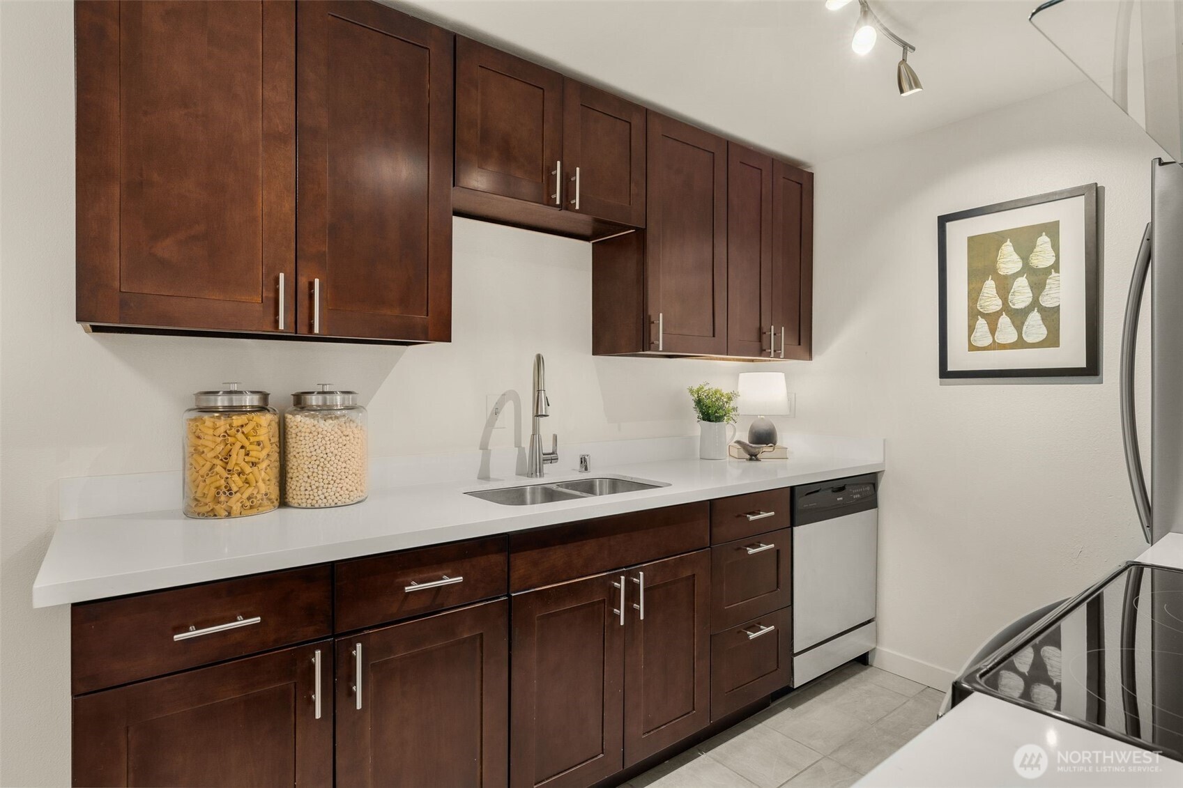 845 Northeast 125th Street, Unit 103 Seattle, WA 98125 - Photo 10 of 21