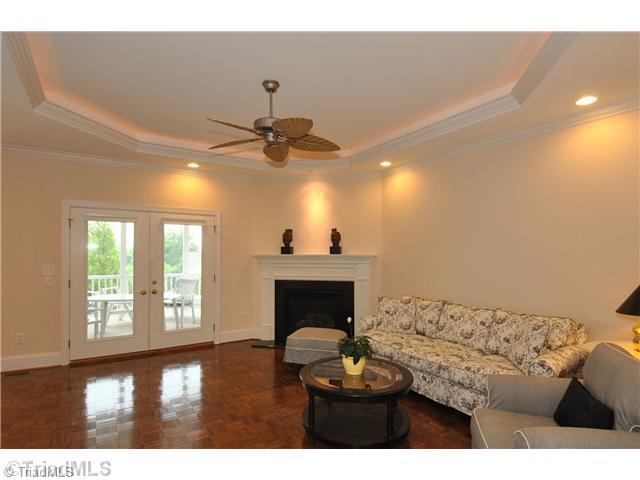 7045 Harperglen Road Clemmons, NC 27012 - Photo 2 of 16 Living Room.