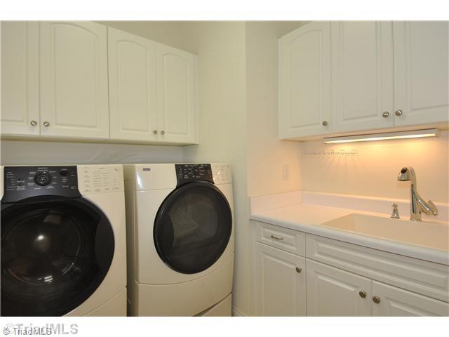 7045 Harperglen Road Clemmons, NC 27012 - Photo 12 of 16 Laundry Room.