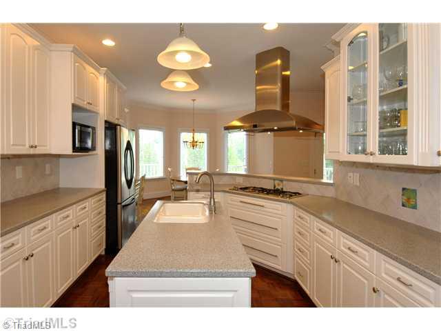 7045 Harperglen Road Clemmons, NC 27012 - Photo 4 of 16 Kitchen.