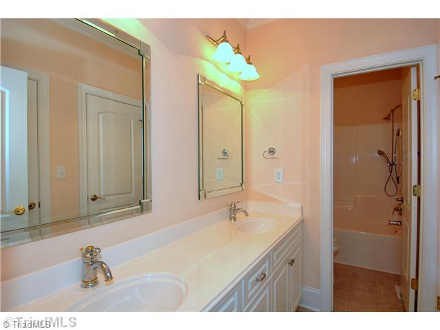 7045 Harperglen Road Clemmons, NC 27012 - Photo 9 of 16 Master Bath/Spa.