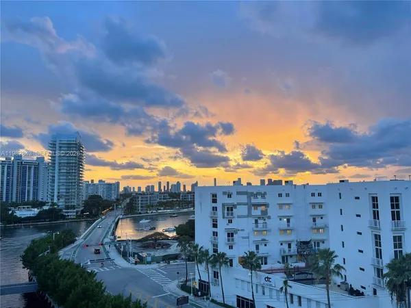 $4,290 | 1688 West Avenue, Unit 801, Miami Beach, FL 33139