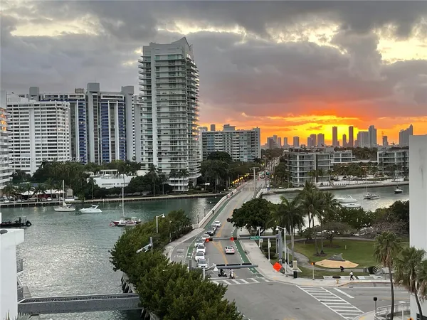 $4,290 | 1688 West Avenue, Unit 801, Miami Beach, FL 33139