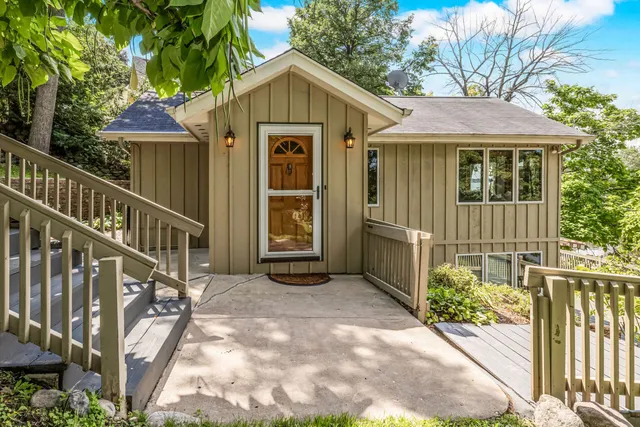 $1,295,000 | W332N6481 County Rd C, Merton, WI 53058