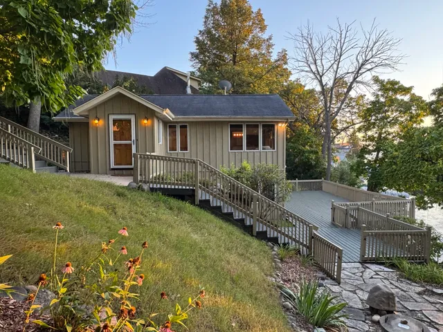 $1,295,000 | W332N6481 County Rd C, Merton, WI 53058