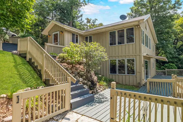 $1,295,000 | W332N6481 County Rd C, Merton, WI 53058