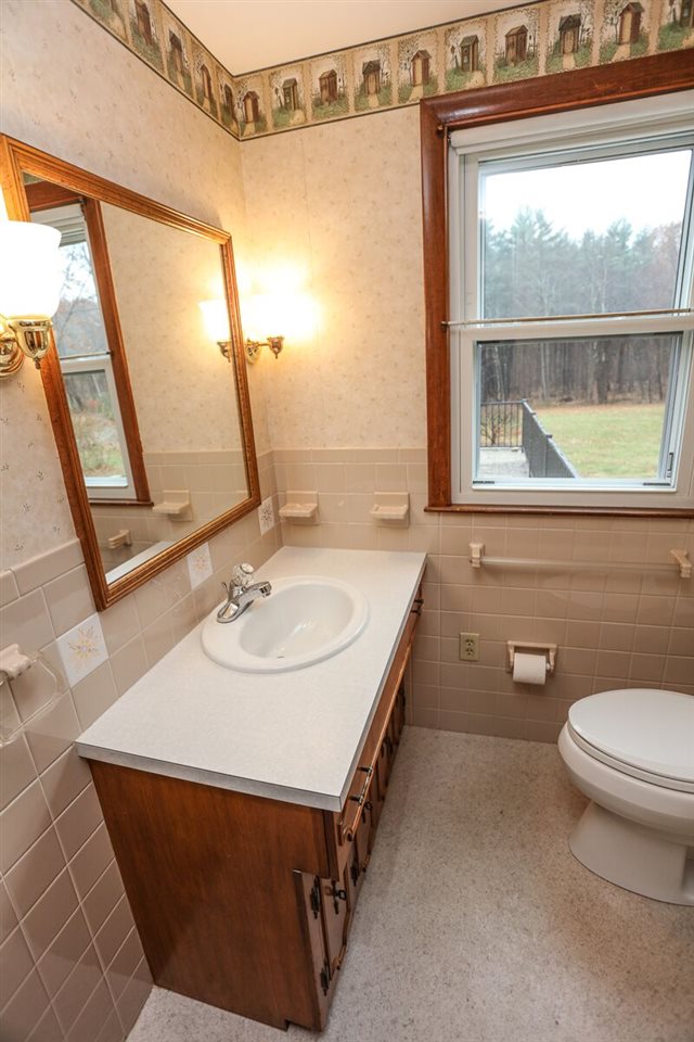 293 South Mammoth Road Manchester, NH 03109 - Photo 11 of 29 Gallery Image 11