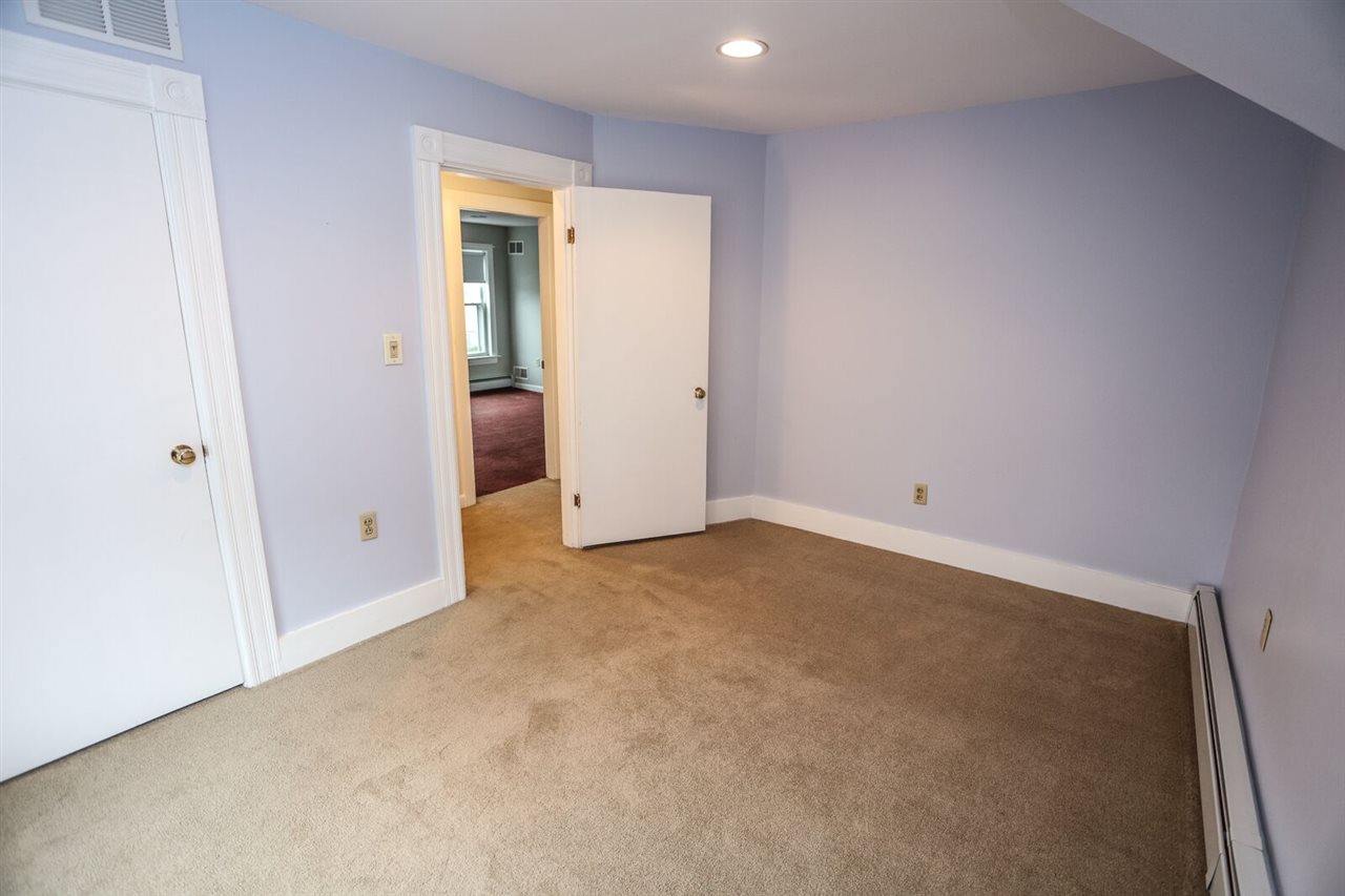 293 South Mammoth Road Manchester, NH 03109 - Photo 15 of 29 Gallery Image 15
