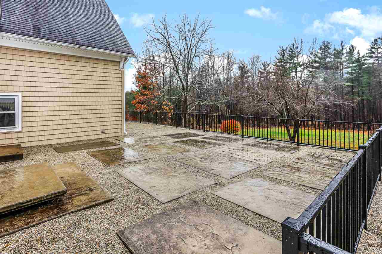293 South Mammoth Road Manchester, NH 03109 - Photo 3 of 29 Gallery Image 3