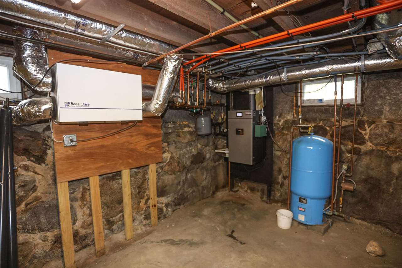 293 South Mammoth Road Manchester, NH 03109 - Photo 24 of 29 Gallery Image 24