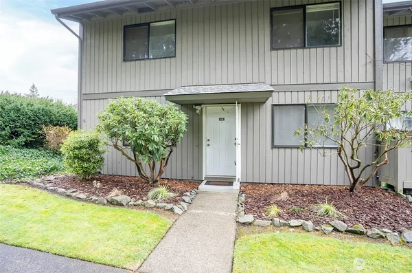 $322,900 | 6122 North 16th Street, Unit I108, Tacoma, WA 98406