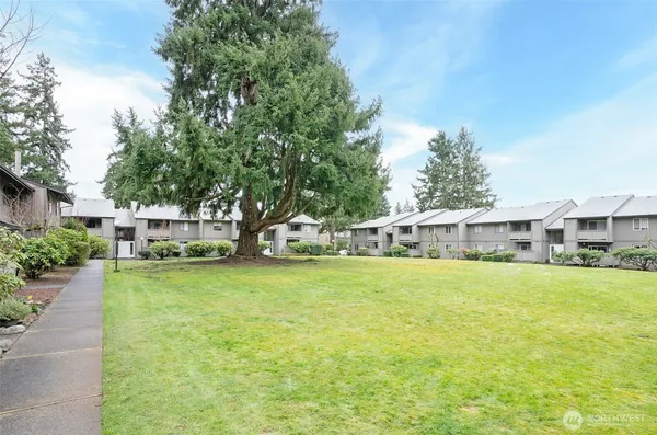 $322,900 | 6122 North 16th Street, Unit I108, Tacoma, WA 98406