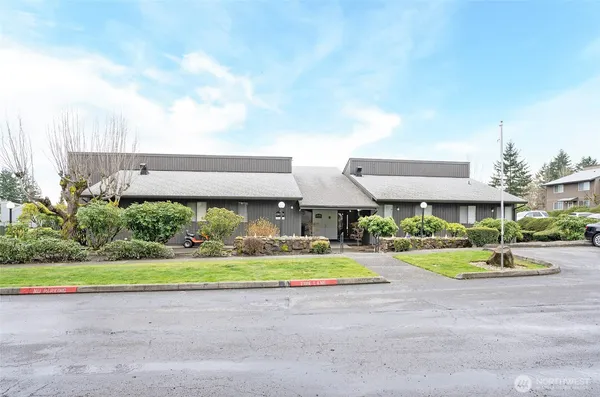 $322,900 | 6122 North 16th Street, Unit I108, Tacoma, WA 98406