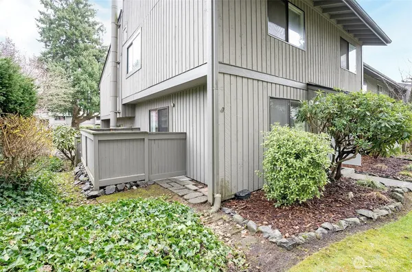 $322,900 | 6122 North 16th Street, Unit I108, Tacoma, WA 98406