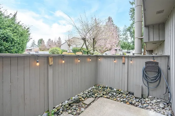 $322,900 | 6122 North 16th Street, Unit I108, Tacoma, WA 98406