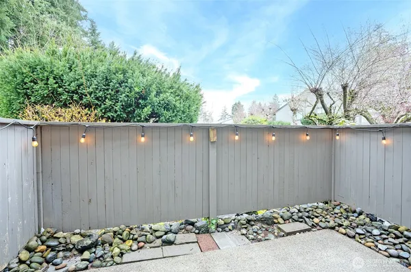 $322,900 | 6122 North 16th Street, Unit I108, Tacoma, WA 98406