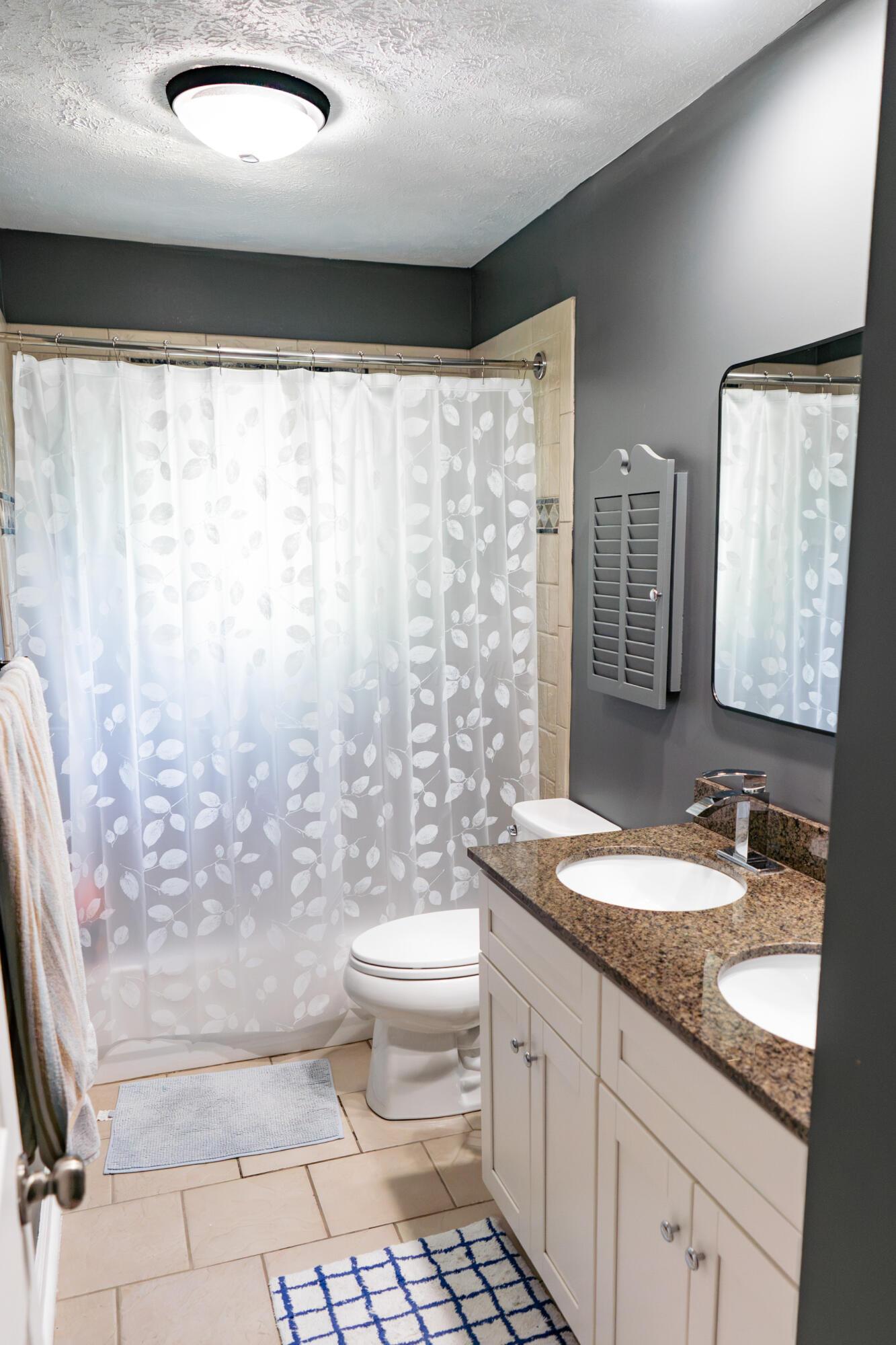 5459 Aspen Road Columbus, OH 43229 - Photo 16 of 21 Full bathroom
