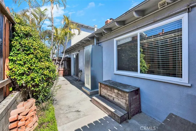 $1,900,000 | 664 Center Street, Unit A B & C, Costa Mesa, CA 92627