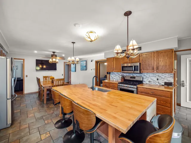 $570,000 | W10199 Bighorn Lane, Hancock, WI 54943