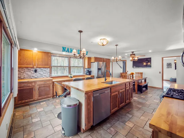$570,000 | W10199 Bighorn Lane, Hancock, WI 54943