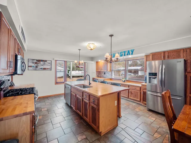 $570,000 | W10199 Bighorn Lane, Hancock, WI 54943