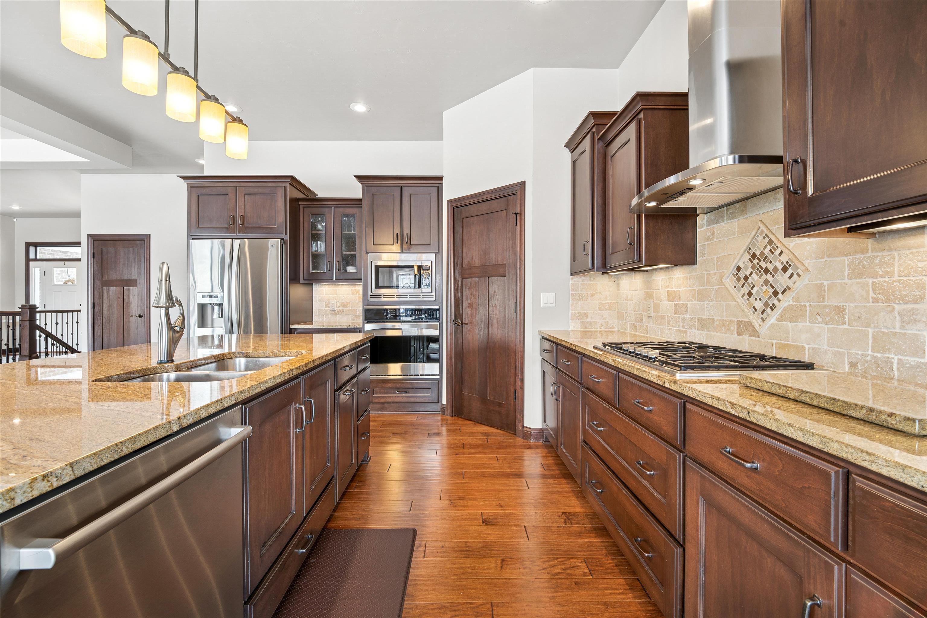 6600 North Kurey Drive Appleton, WI 54913 - Photo 8 of 46