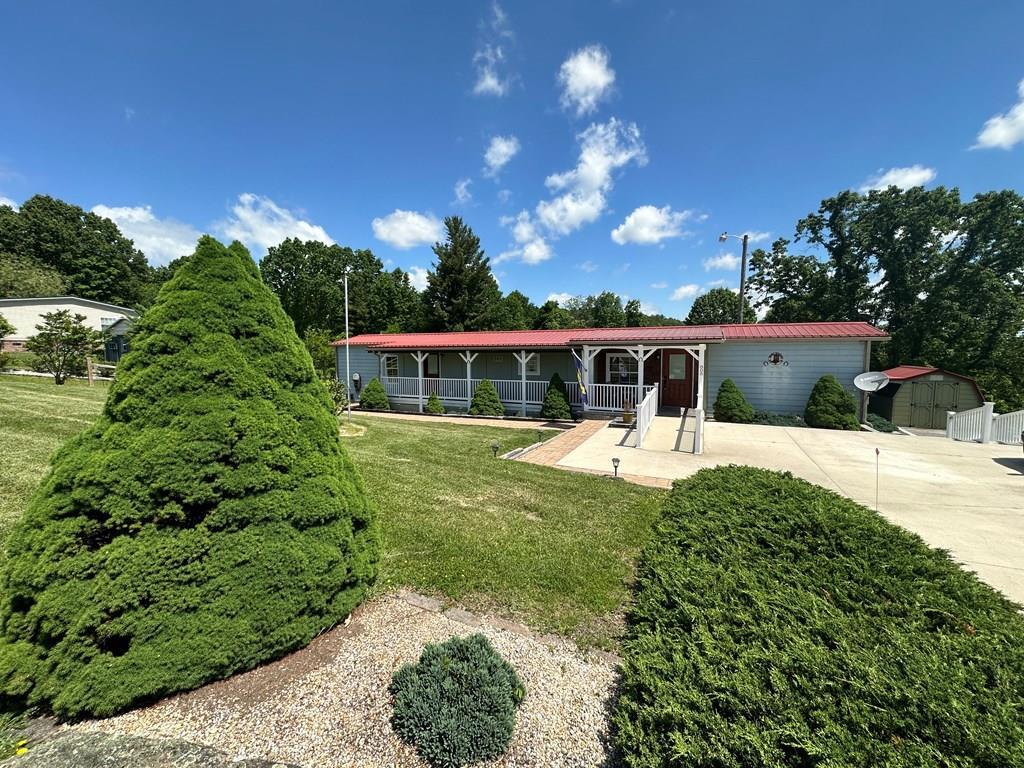 808 Pine Mountain Road Independence, VA 24348 - Photo 2 of 37 Gallery Image 2