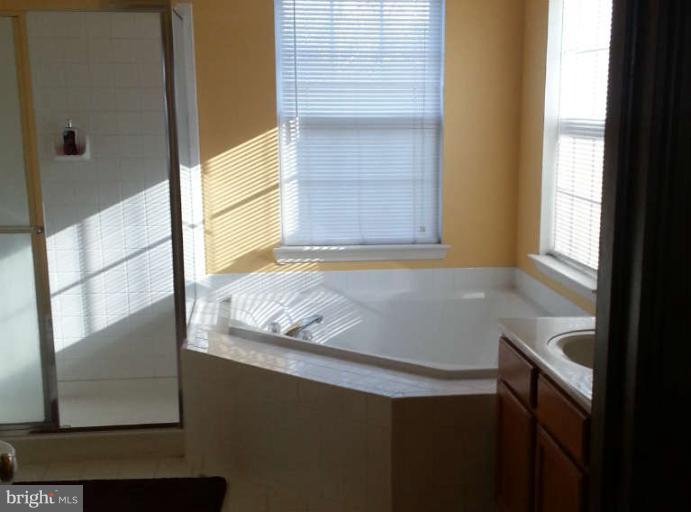 8 Ripley Road Stafford, VA 22556 - Photo 25 of 30 Bath (Master)