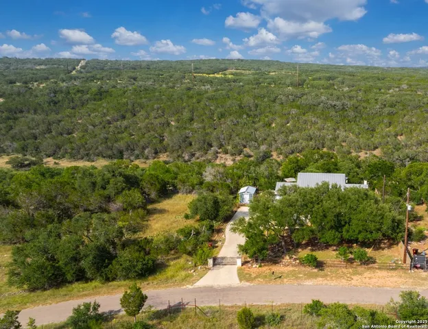$1,225,000 | 172 Bluff Street, Dripping Springs, TX 78620
