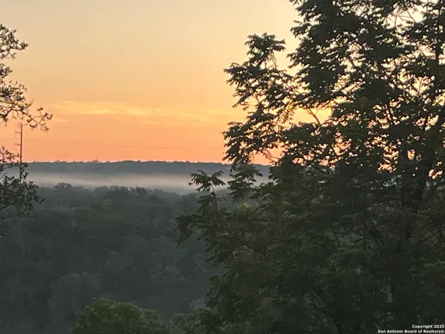 $1,225,000 | 172 Bluff Street, Dripping Springs, TX 78620