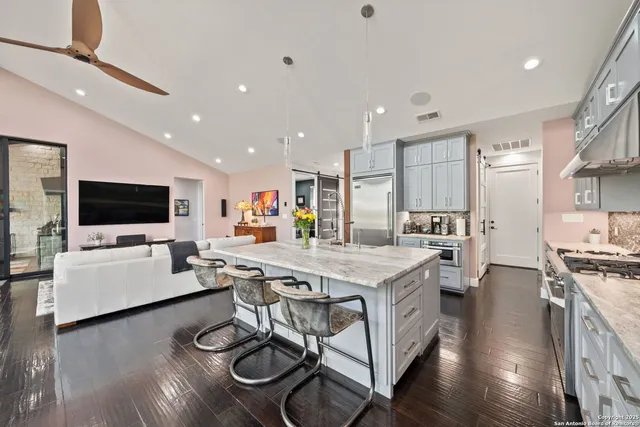 $1,225,000 | 172 Bluff Street, Dripping Springs, TX 78620