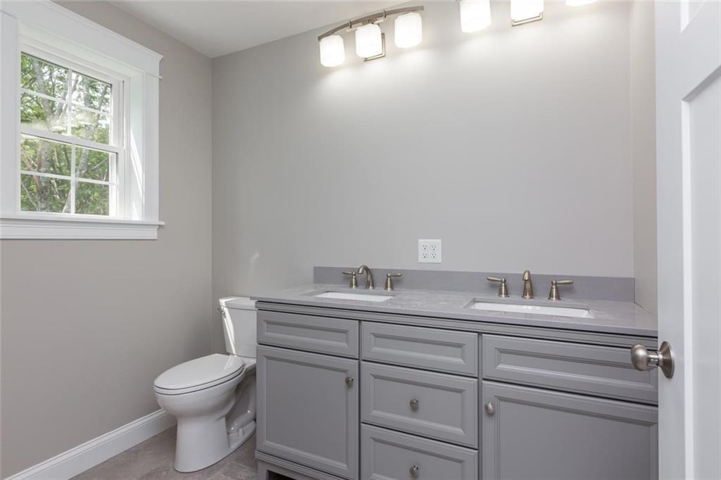 7 Stratton Woods Lane Cumberland Center, ME 04021 - Photo 23 of 35 Master bathroom with double granite...
