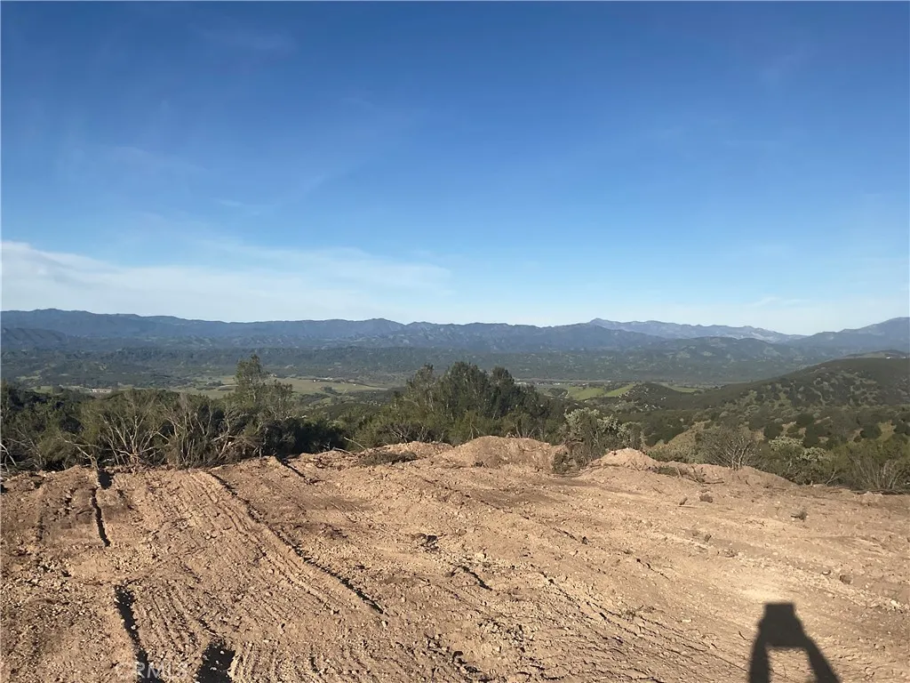 21 Argyle Road King City, CA 93930 - Photo 10 of 38 a view of lake with mountain