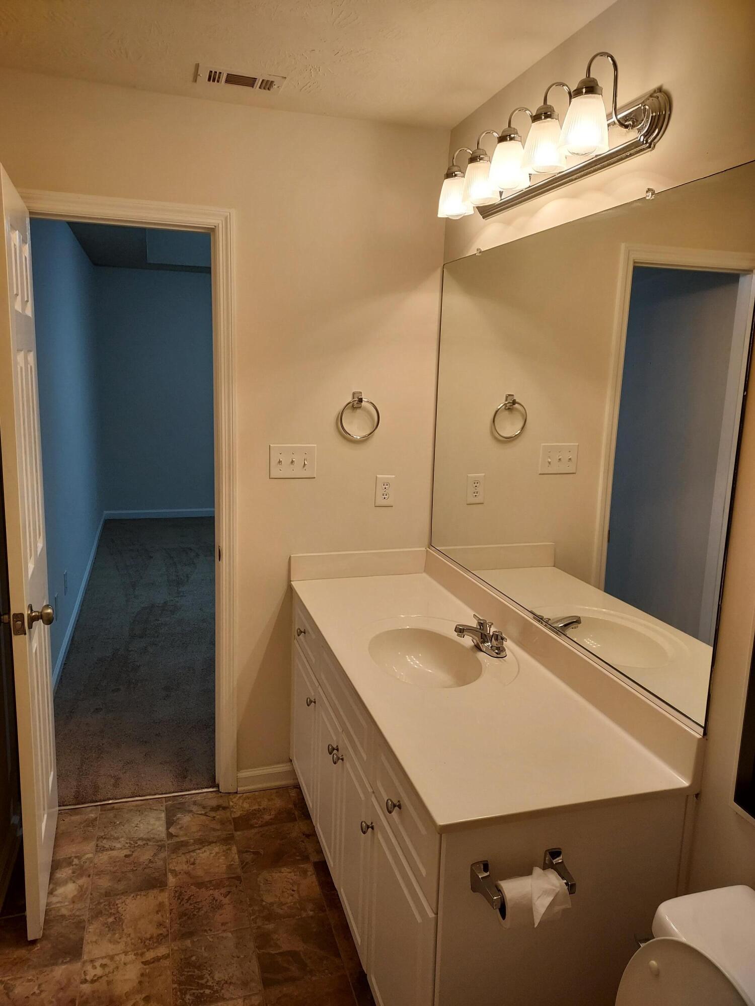 665 Brook Trail Evans, GA 30809 - Photo 11 of 16 10-665 Main BA Room Pic2