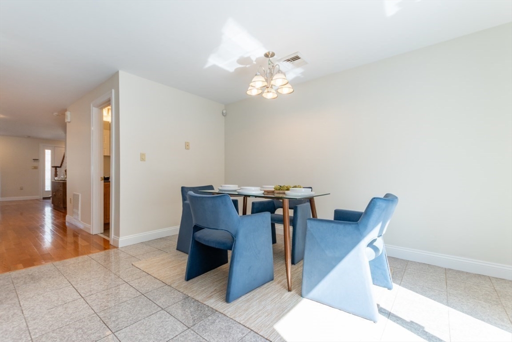 25 Maple Street, Unit 25 Watertown, MA 02472 - Photo 12 of 33