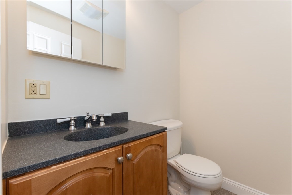 25 Maple Street, Unit 25 Watertown, MA 02472 - Photo 16 of 33