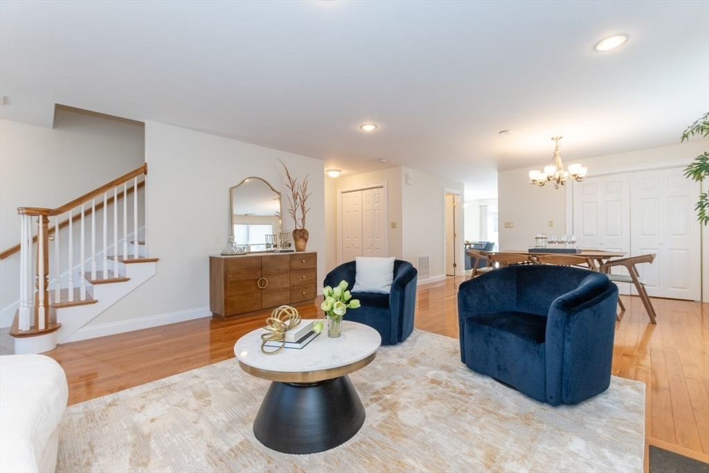 25 Maple Street, Unit 25 Watertown, MA 02472 - Photo 3 of 33