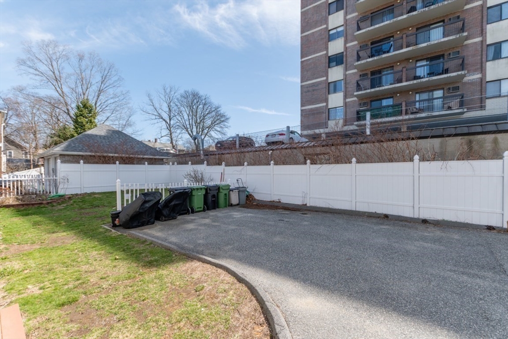 25 Maple Street, Unit 25 Watertown, MA 02472 - Photo 31 of 33