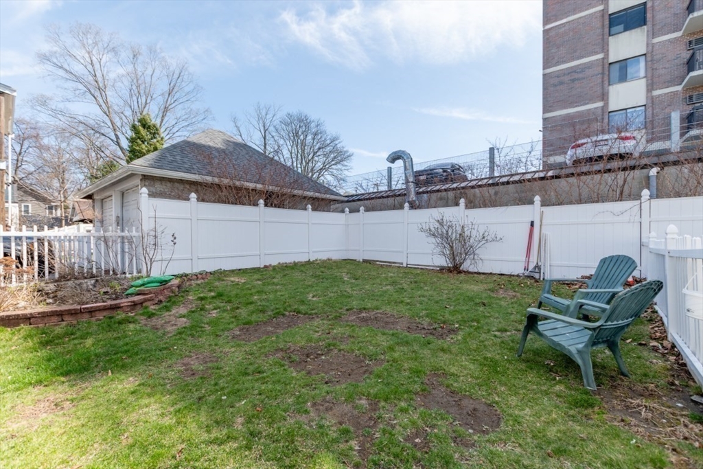 25 Maple Street, Unit 25 Watertown, MA 02472 - Photo 32 of 33