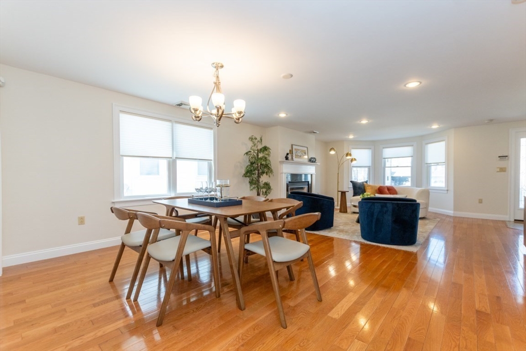 25 Maple Street, Unit 25 Watertown, MA 02472 - Photo 8 of 33