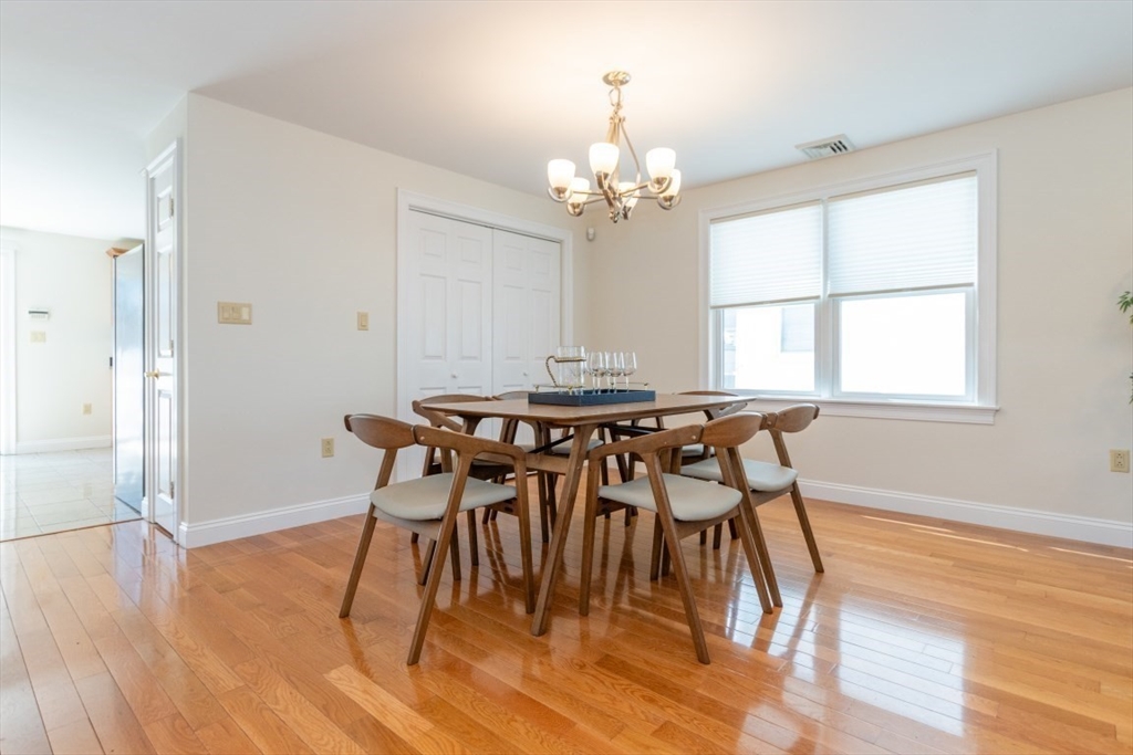 25 Maple Street, Unit 25 Watertown, MA 02472 - Photo 10 of 33