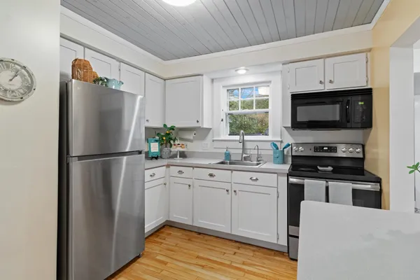 $548,000 | 289 Malletts Bay Avenue, Winooski, VT 05404