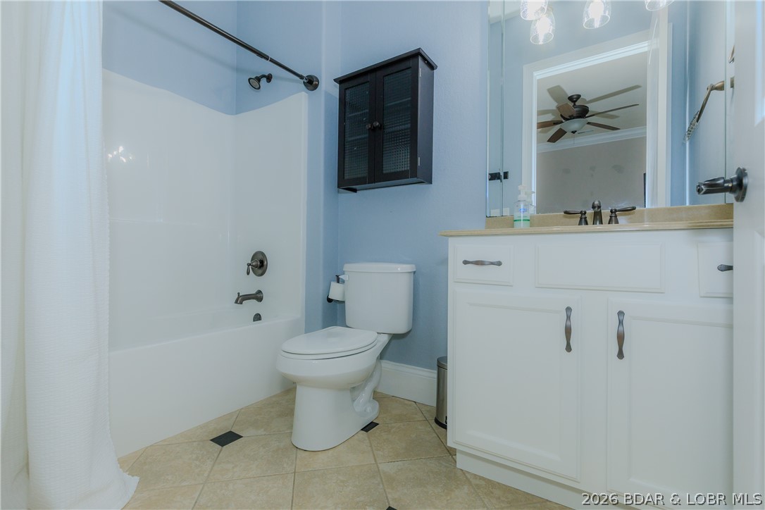 1184 Jeffries Road, Unit 114 Osage Beach, MO 65065 - Photo 12 of 40 guest bathroom 3