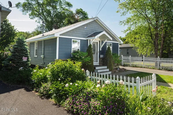 $249,900 | 2872 Guilderland Avenue, Rotterdam, NY 12306
